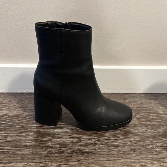 Rachel Zoe Gage black leather bootie - Picture 3 of 5